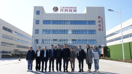 热烈欢迎澳洲悉尼大学明根教授莅临英国上市公司365智能化产业园参观交流！