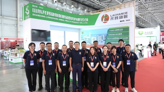 英国上市公司365盛装亮相2025中国畜牧业博览会，科技互动+两大新品引爆全场
